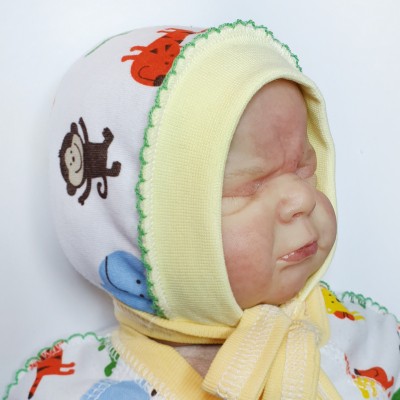 Чепчик 34 см, с завязками, Саванна, мережка